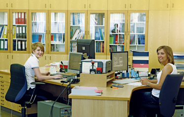 tl_files/verlag-voegel/upload/Sonstige Bilder/Buero_2.jpg